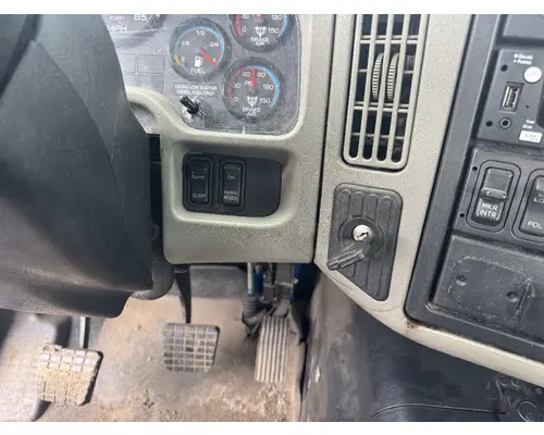 INTERNATIONAL 8600 Dash Assembly