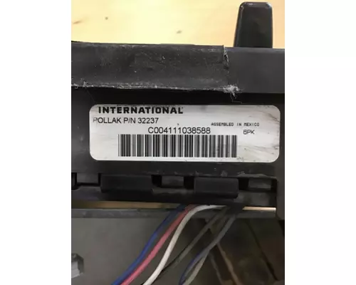 INTERNATIONAL 8600 DashConsole Switch