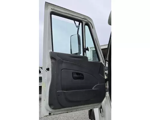 INTERNATIONAL 8600 Door Assembly, Front