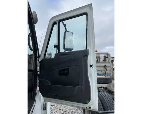 INTERNATIONAL 8600 Door Assembly, Front