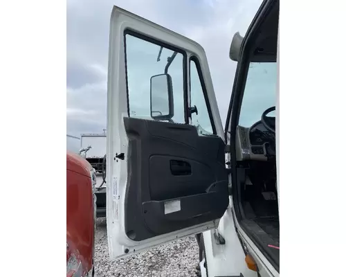 INTERNATIONAL 8600 Door Assembly, Front