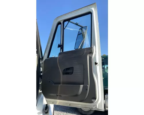 INTERNATIONAL 8600 Door Assembly, Front