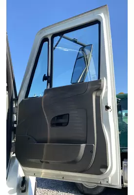 INTERNATIONAL 8600 Door Assembly, Front