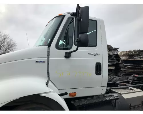 INTERNATIONAL 8600 Door Assembly, Front