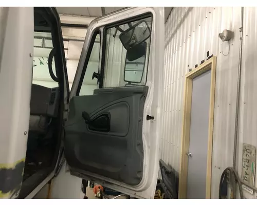 INTERNATIONAL 8600 Door Assembly, Front