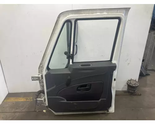 INTERNATIONAL 8600 Door Assembly, Front