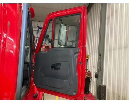INTERNATIONAL 8600 Door Assembly, Front