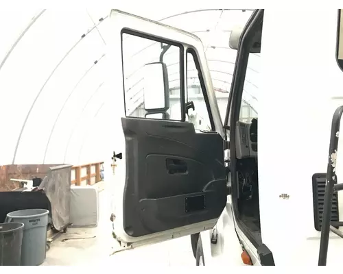 INTERNATIONAL 8600 Door Assembly, Front