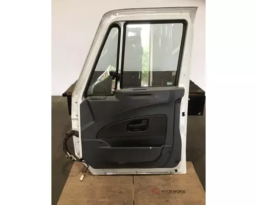 INTERNATIONAL 8600 Door Assembly