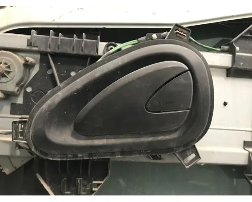 INTERNATIONAL 8600 Door Handle