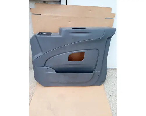 INTERNATIONAL 8600 Door Panel (Trim)