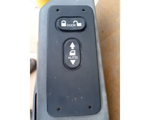 INTERNATIONAL 8600 Door Panel (Trim)