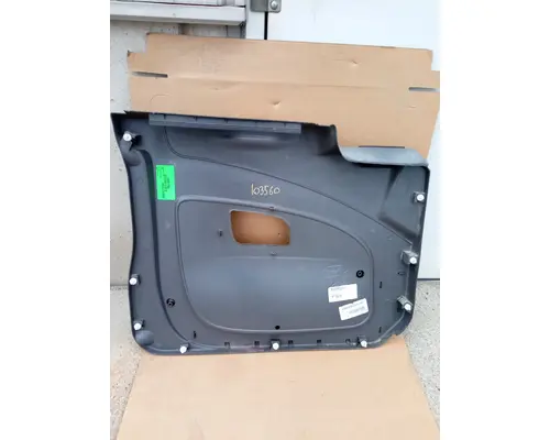 INTERNATIONAL 8600 Door Panel (Trim)