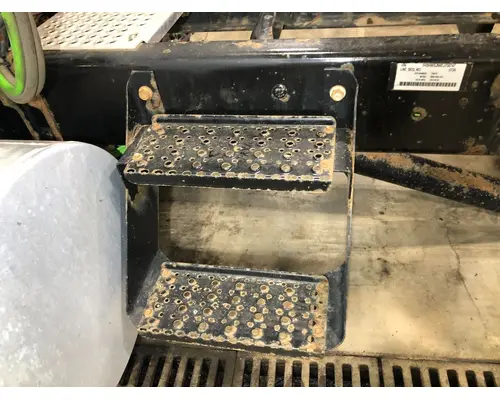 INTERNATIONAL 8600 Engine Brackets, Misc.