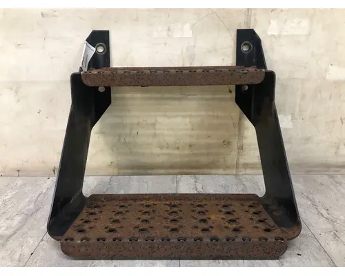 INTERNATIONAL 8600 Engine Brackets, Misc.