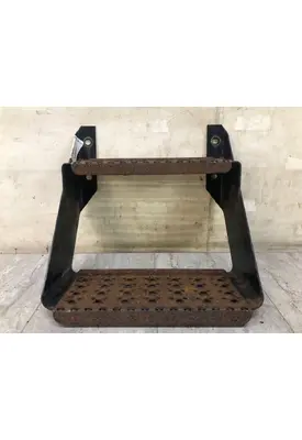 INTERNATIONAL 8600 Engine Brackets, Misc.