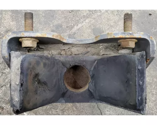 INTERNATIONAL 8600 Engine Mounts