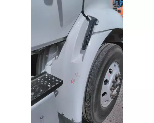 INTERNATIONAL 8600 FENDER EXTENSION