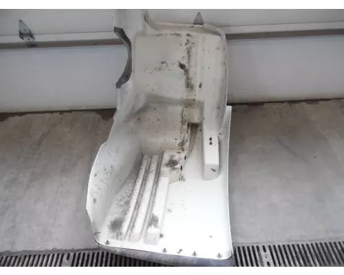 INTERNATIONAL 8600 FENDER EXTENSION