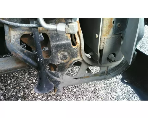 INTERNATIONAL 8600 FRAME HORN