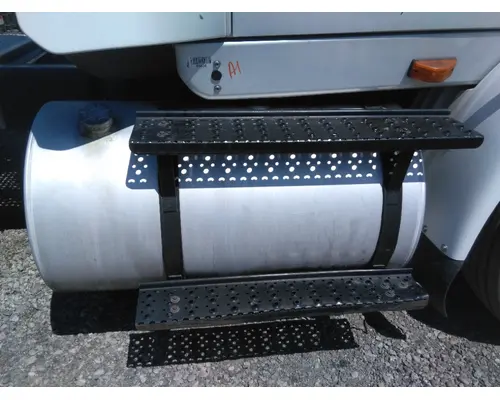 INTERNATIONAL 8600 FUEL TANK