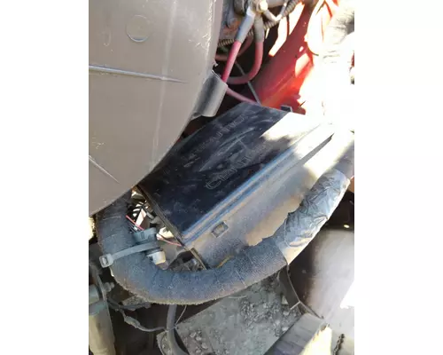 INTERNATIONAL 8600 FUSE BOX