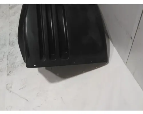 INTERNATIONAL 8600 Fender Extension