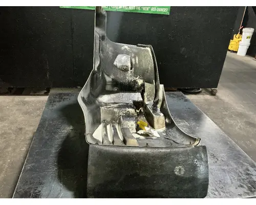 INTERNATIONAL 8600 Fender Extension