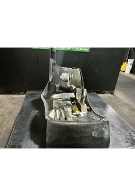 INTERNATIONAL 8600 Fender Extension