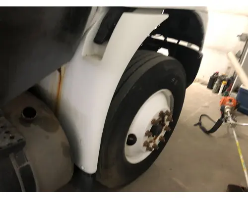 INTERNATIONAL 8600 Fender