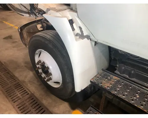 INTERNATIONAL 8600 Fender