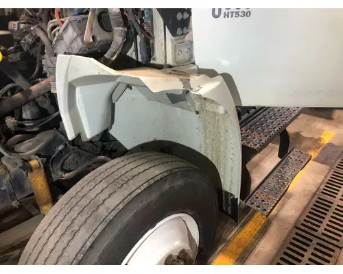 INTERNATIONAL 8600 Fender