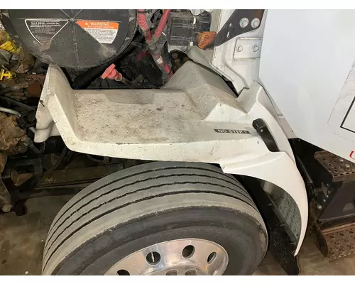 INTERNATIONAL 8600 Fender