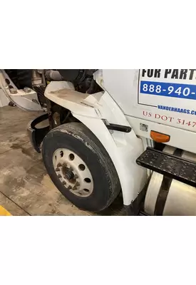 INTERNATIONAL 8600 Fender