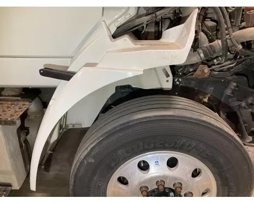 INTERNATIONAL 8600 Fender