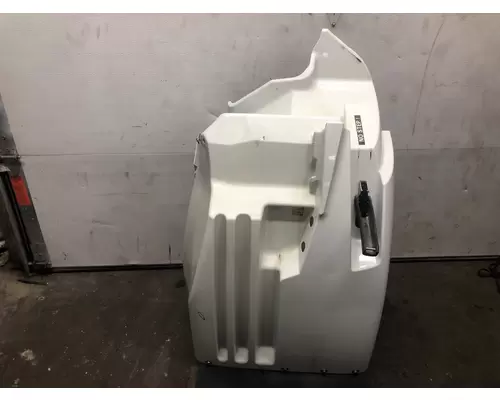 INTERNATIONAL 8600 Fender
