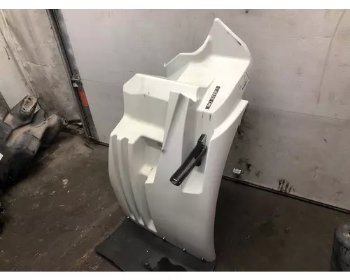 INTERNATIONAL 8600 Fender