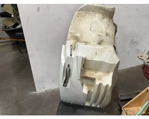 INTERNATIONAL 8600 Fender