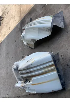 INTERNATIONAL 8600 Fender