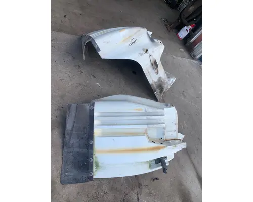 INTERNATIONAL 8600 Fender