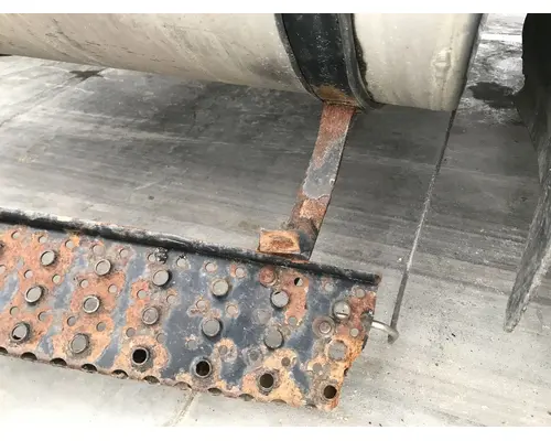 INTERNATIONAL 8600 Fuel Tank Strap