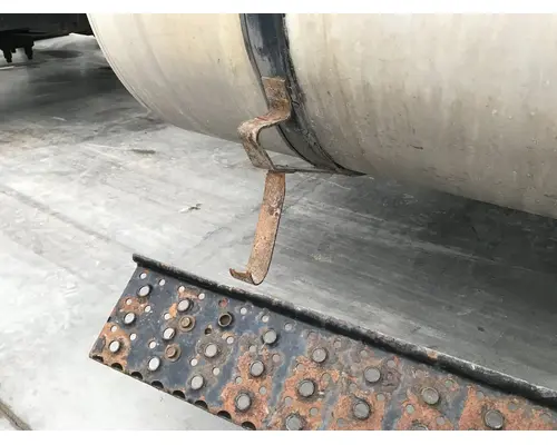 INTERNATIONAL 8600 Fuel Tank Strap