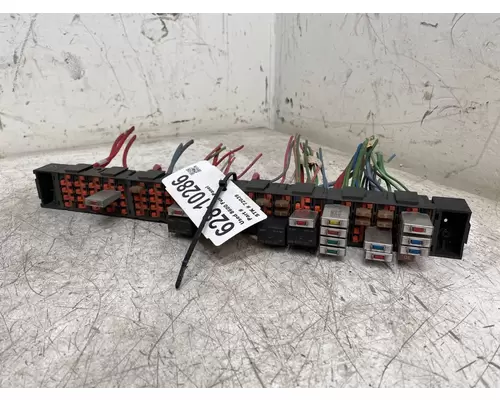 INTERNATIONAL 8600 Fuse Box