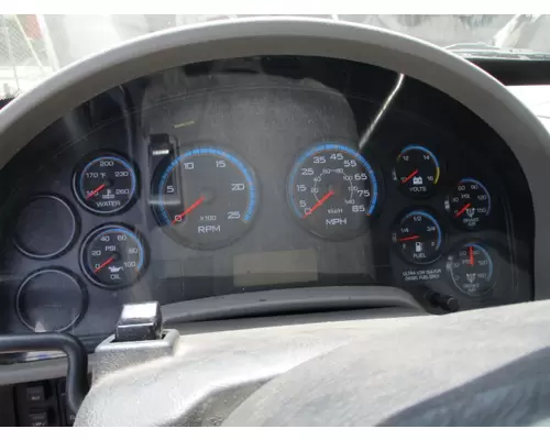 INTERNATIONAL 8600 GAUGE CLUSTER