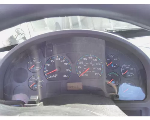 INTERNATIONAL 8600 GAUGE CLUSTER