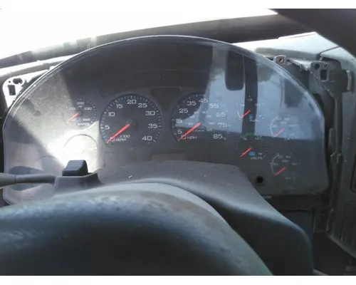 INTERNATIONAL 8600 GAUGE CLUSTER
