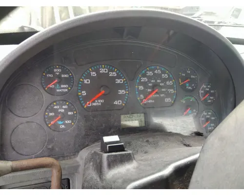 INTERNATIONAL 8600 GAUGE CLUSTER
