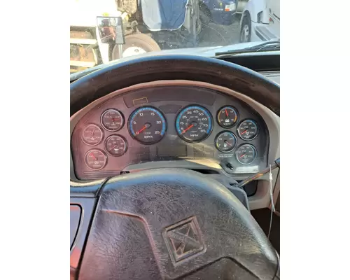 INTERNATIONAL 8600 GAUGE CLUSTER