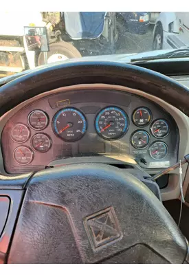 INTERNATIONAL 8600 GAUGE CLUSTER