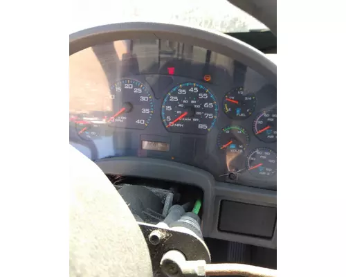 INTERNATIONAL 8600 GAUGE CLUSTER